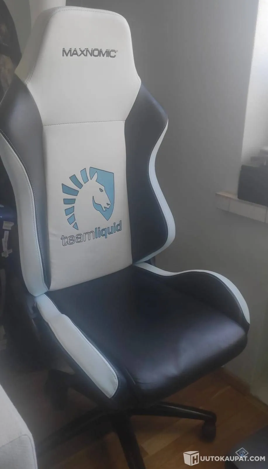 Кресло JerAx за 5,8 тысяч долларов