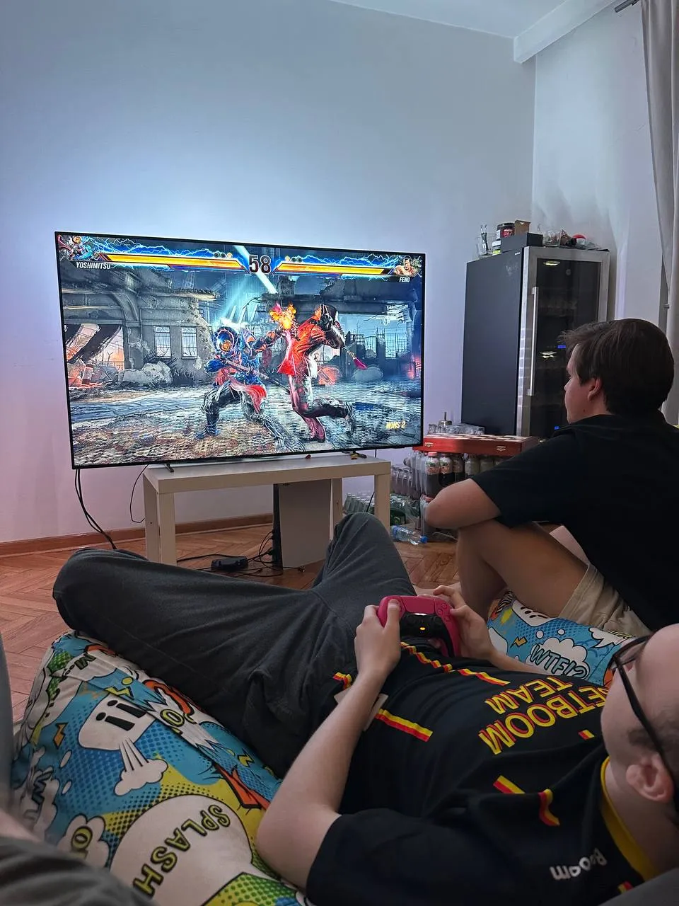 BB Team играют в файтинг