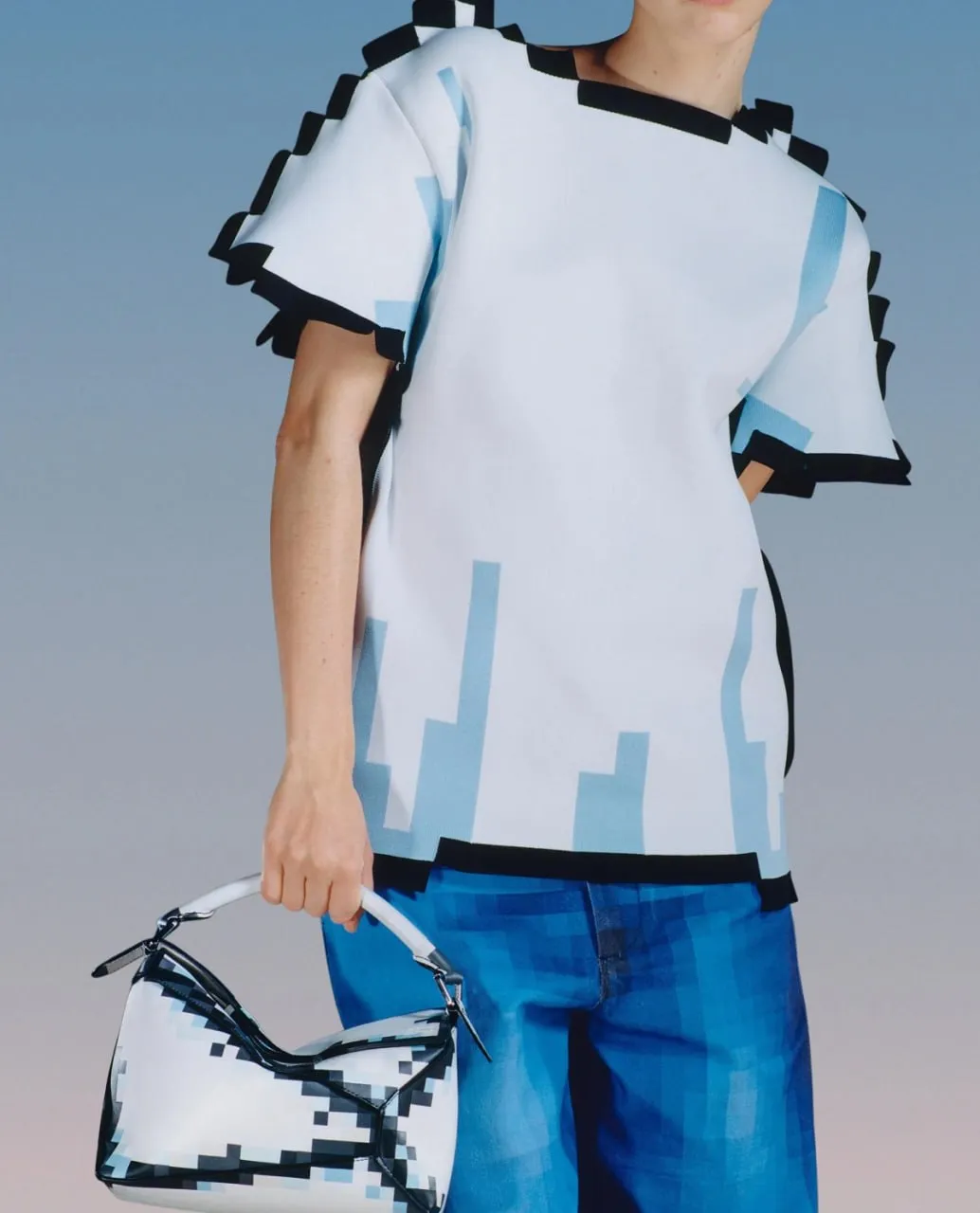 Линейка одежды Loewe в стиле Minecraft