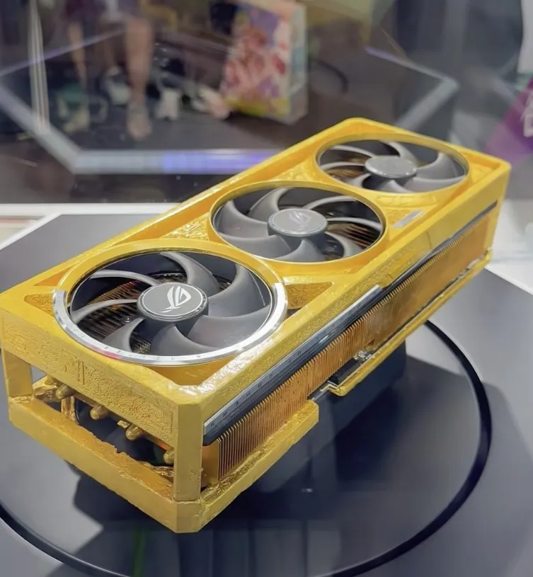 RTX 5090 ROG Astral (Real) Gold Edition