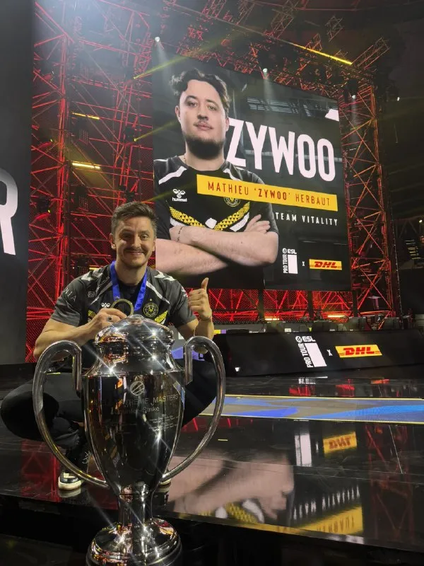 apEX c кубком IEM Katowice 2025