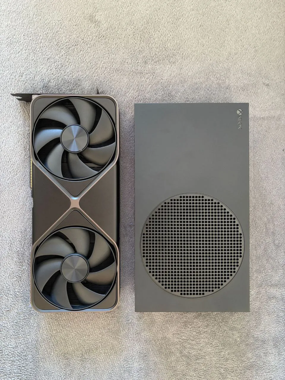 GeForce RTX 5090 FE и Xbox Series S