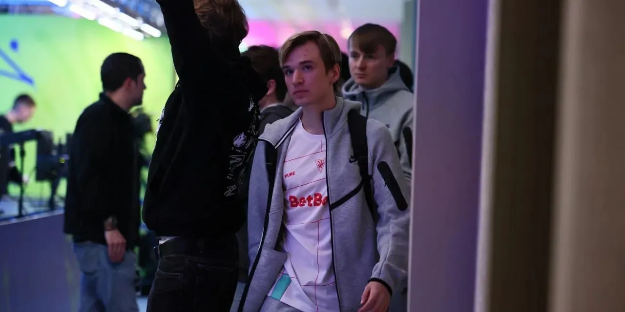 Team Falcons – BetBoom Team: «соколы» справятся с оппонентом