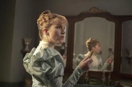 Кадры из сериала «Карнивал Роу»