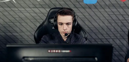Crystallis поднялся на первую строчку в европейском ладдере Dota 2