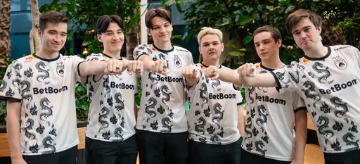 Team Falcons прервала серию побед Team Spirit перед The International 2025
