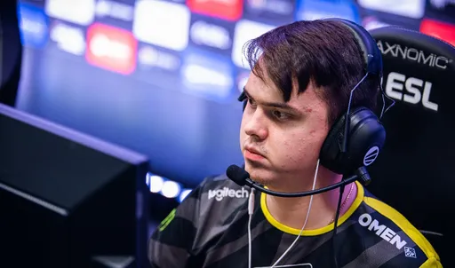 NaVi сыграет с Gambit в финале IEM Fall 2021 для СНГ
