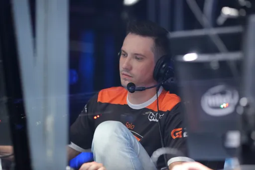 Автографы Solo и Dendi в компендиуме TI10 стали одними из самых популярных