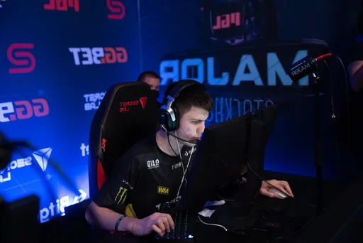 B1t заработал 752 тыс долларов призовых за карьеру — он уже обогнал Edward