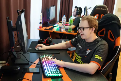Virtus.pro разгромила PSG.LGD в плей‑офф ESL One Fall 2021
