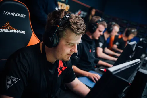 Dupreeh: раньше Astralis лучше других команд использовала гранаты, но сейчас это не так