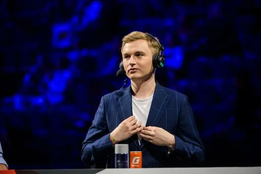 Petr1k: что такого сделал SANJI, что его в последний момент решили не везти на мейджор?