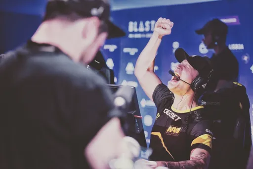 S1mple сделал 54 фрага в матче против ENCE на IEM Katowice 2022