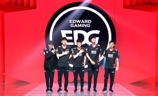 Edward Gaming прошла в полуфинал Worlds 2021