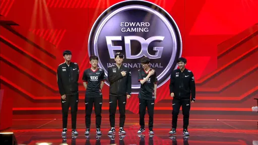 EDward Gaming получат $500 тысяч от спонсора за победу на Worlds 2021