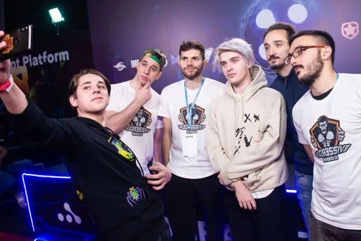 Winstrike, V-Gaming и PuckChamp сыграют в переигровках на D2CL Season 4