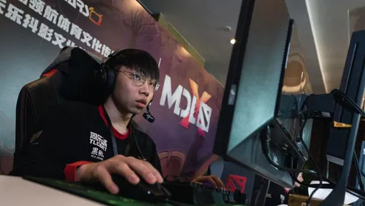 Бывший керри EHOME и Team SMG начал поиски новой команды