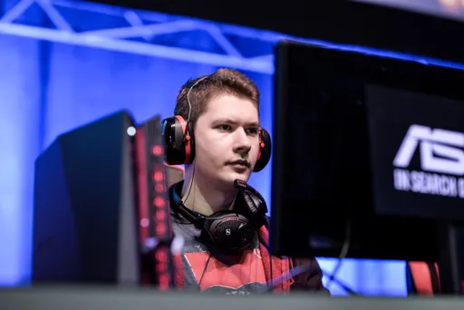 Team Secret проиграла Fnatic в групповом этапе The International 2021
