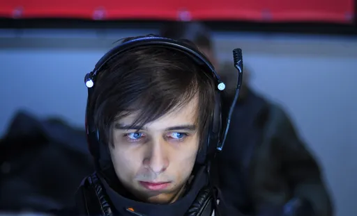 Def: в пракрумах на мейджоре по CS:GO места не особо много и с интернетом какие‑то проблемы