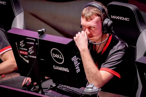 FPX Esports разгромила Astralis на IEM Summer 2021
