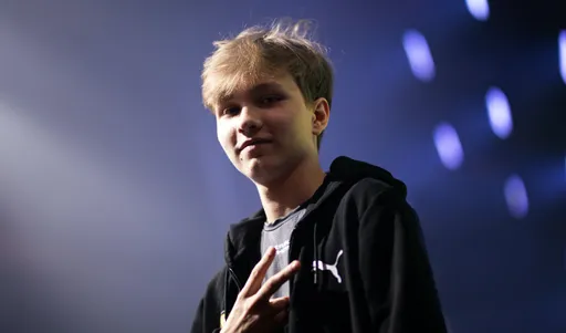 Natus Vincere выставила m0NESY на трансфер