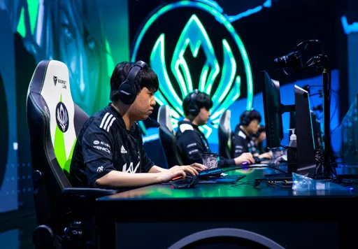 DWG KIA и Cloud9 прошли в следующий этап Mid-Season Invitational 2021