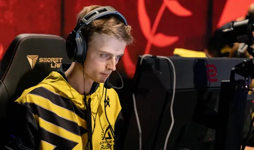 Фанат отправил капитану GamerLegion пакет с навозом
