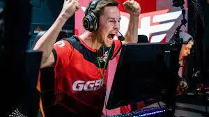 Cadian, olofmeister и TeSeS возглавили список лучших клатчеров на LAN в 2021 году