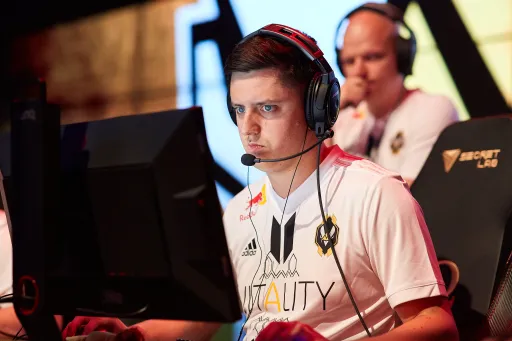 ApeX временно покинул состав Team Vitality