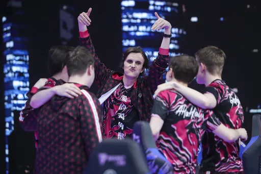 Unicorns of Love сразится с DetonatioN FocusMe в Play-In стадии Worlds 2021