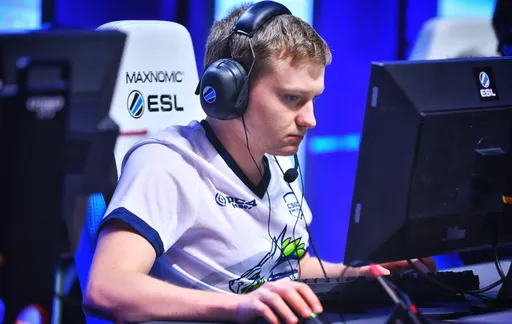 DavCost покинул 1win и стал свободным агентом