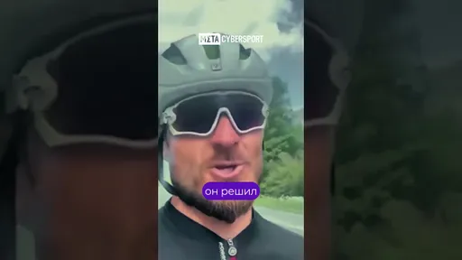 Паша Бицепс уплыл на велосипеде