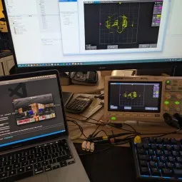 Запуск Doom в редакторе печатных плат KiCAD и на экране осциллографа