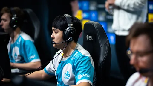 Cloud9 прошла в полуфинал квалификации к IEM Dallas 2023, а Spirit упала в нижнюю сетку