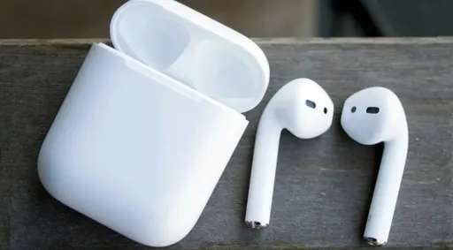 Слух: Apple добавит функцию синхронного перевода в AirPods – бета-тест в июне
