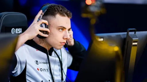 Krimbo переподписал контракт с BIG