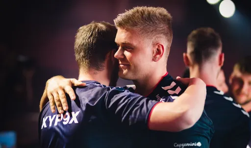 Astralis сразится с FaZe Clan в полуфинале Roobet Cup 2022