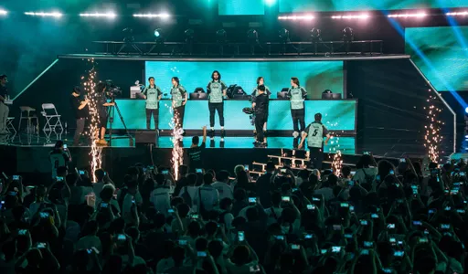 PARIVISION обыграла 100 Thieves и сыграет за выход в плей-офф EWC 2026
