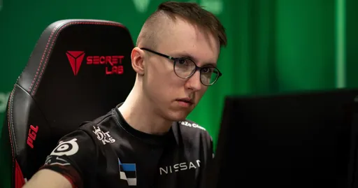 Ropz: я думаю, что flameZ сейчас, наверное, лучше donk
