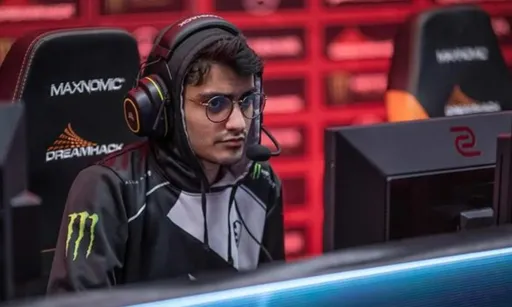 Слух: iNSaNiA может завершить карьеру на про-сцене Dota 2
