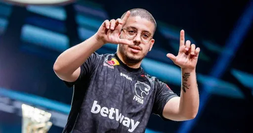 KSCERATO занял 9-е место в топе лучших игроков 2025 года от HLTV
