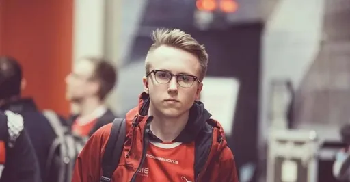Ropz о мониторах на RMR: будто играю на 144 Гц при разрешении 1920x1080