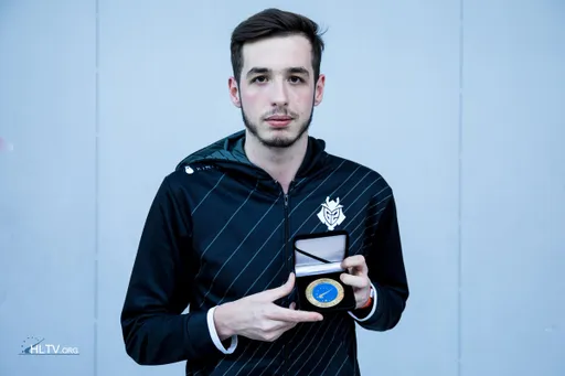 KennyS назвал лучших внутриигровых лидеров на про-сцене CS:GO