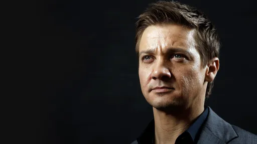 Джереми Реннер совершил первую пробежку после перелома большеберцовой кости