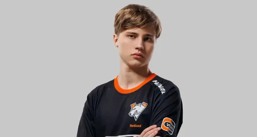 Noticed достиг 12 тысяч MMR в Dota 2