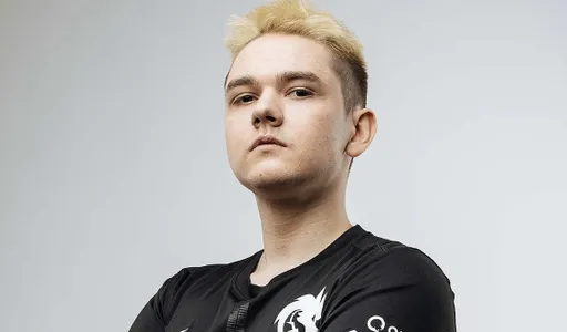 Yatoro: у меня есть ещё один смурф, но я там не играю