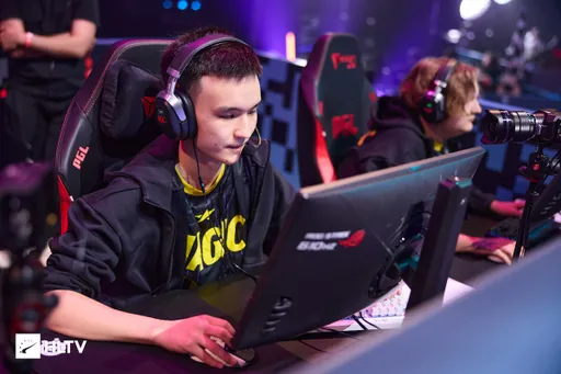 moON: я выступаю на LAN с 12 лет, выигрывал деньги и фактически жил на эти призовые