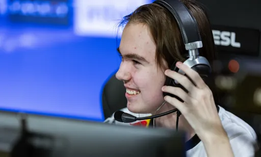 Team Spirit разгромила Complexity и прошла в плей-офф IEM Katowice 2024