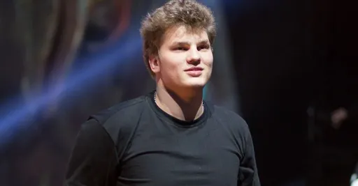 Iceberg: XBOCT пригласил меня в самую жёсткую лигу в первой Dota за шавуху