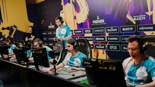 Менеджер Cloud9 показал новую форму команды по CS2